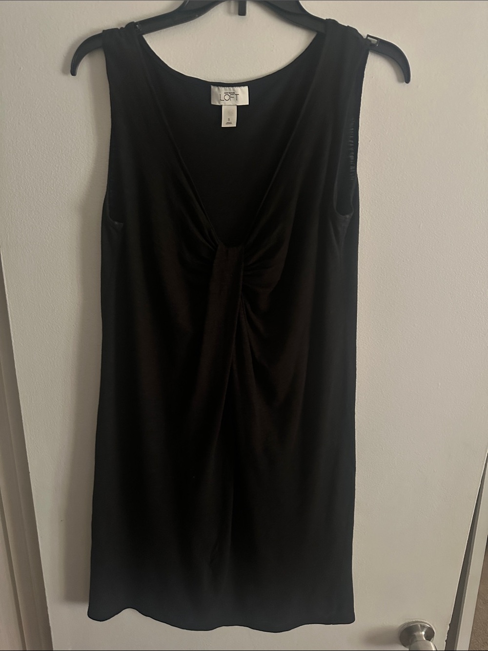 LOFT Black Sleeveless Knot-Front Shift Dress